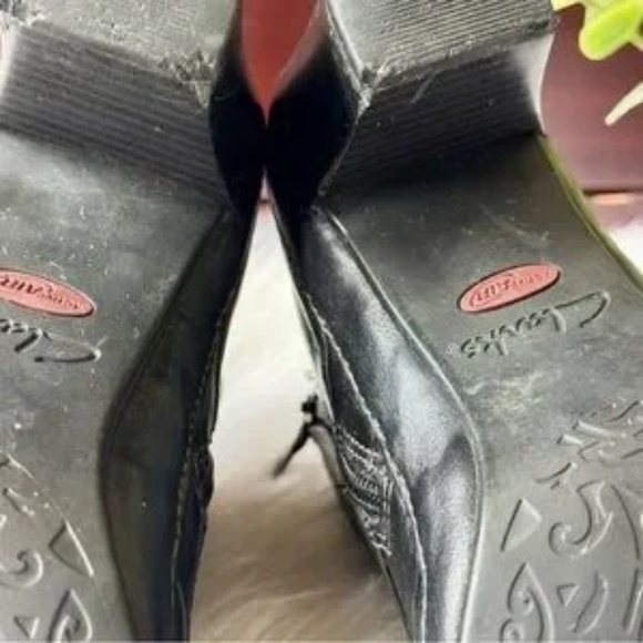 Clarks Artisan Mika Beth Ruched Black Leather Ankle Boots Size 7 - Picture 12 of 14